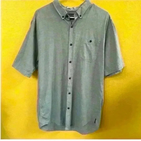 Ezekiel Men's Short Sleeve Button Up Light Blue/Gray Chambray Shirt Size XL EUC! - Picture 1 of 5